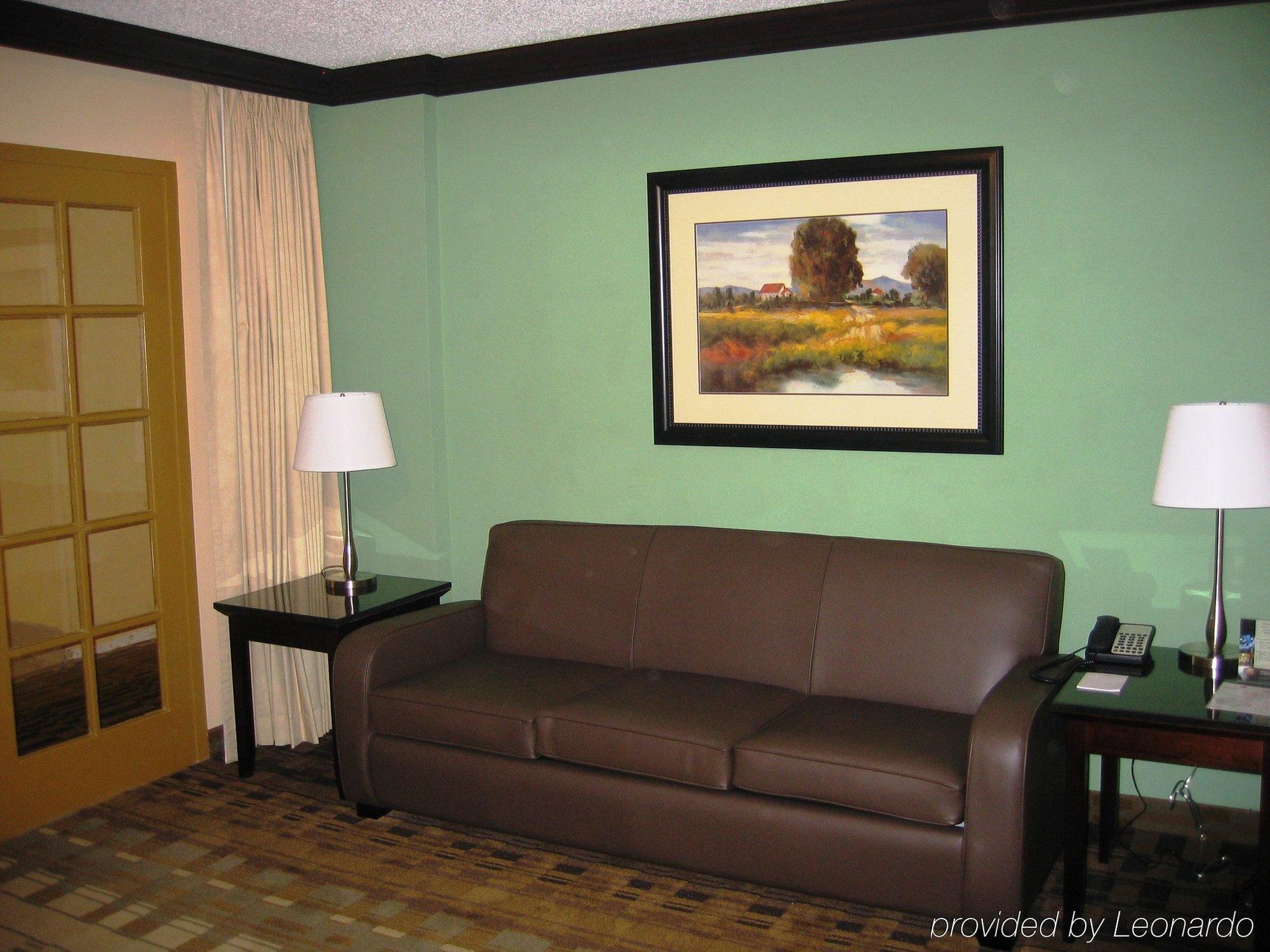 Crowne Plaza Suites Houston - Near Sugar Land Rum bild