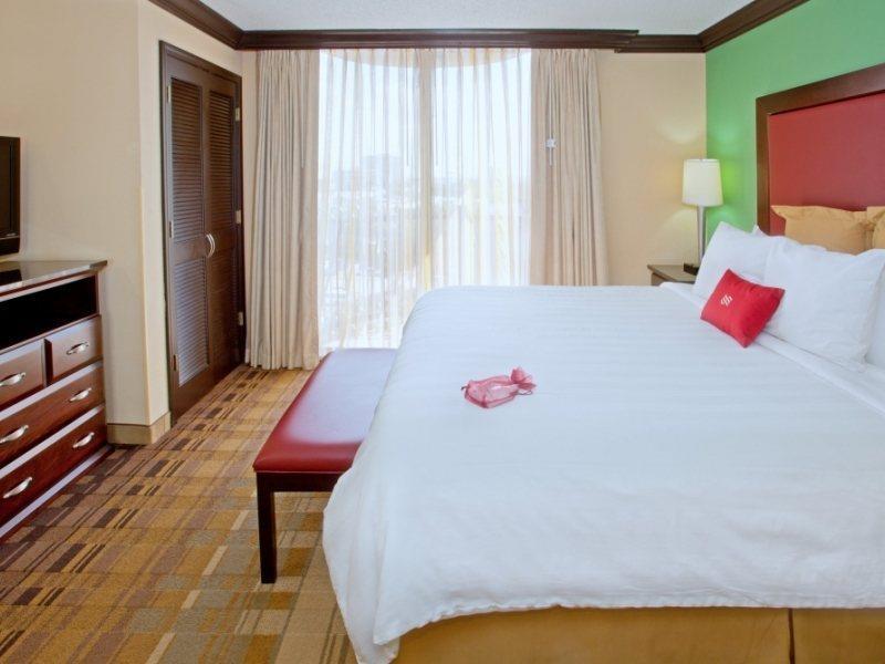 Crowne Plaza Suites Houston - Near Sugar Land Rum bild