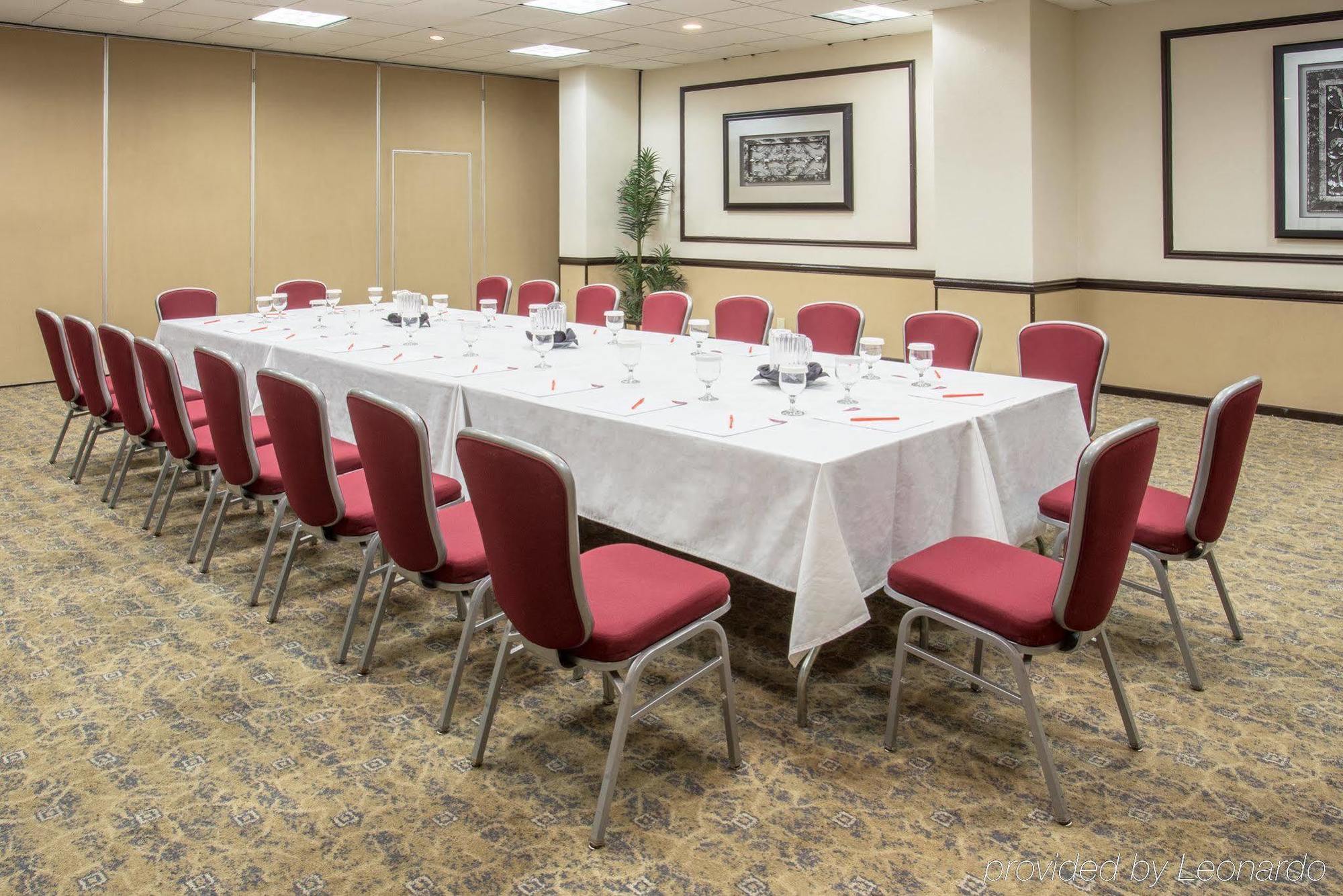 Crowne Plaza Suites Houston - Near Sugar Land Exteriör bild