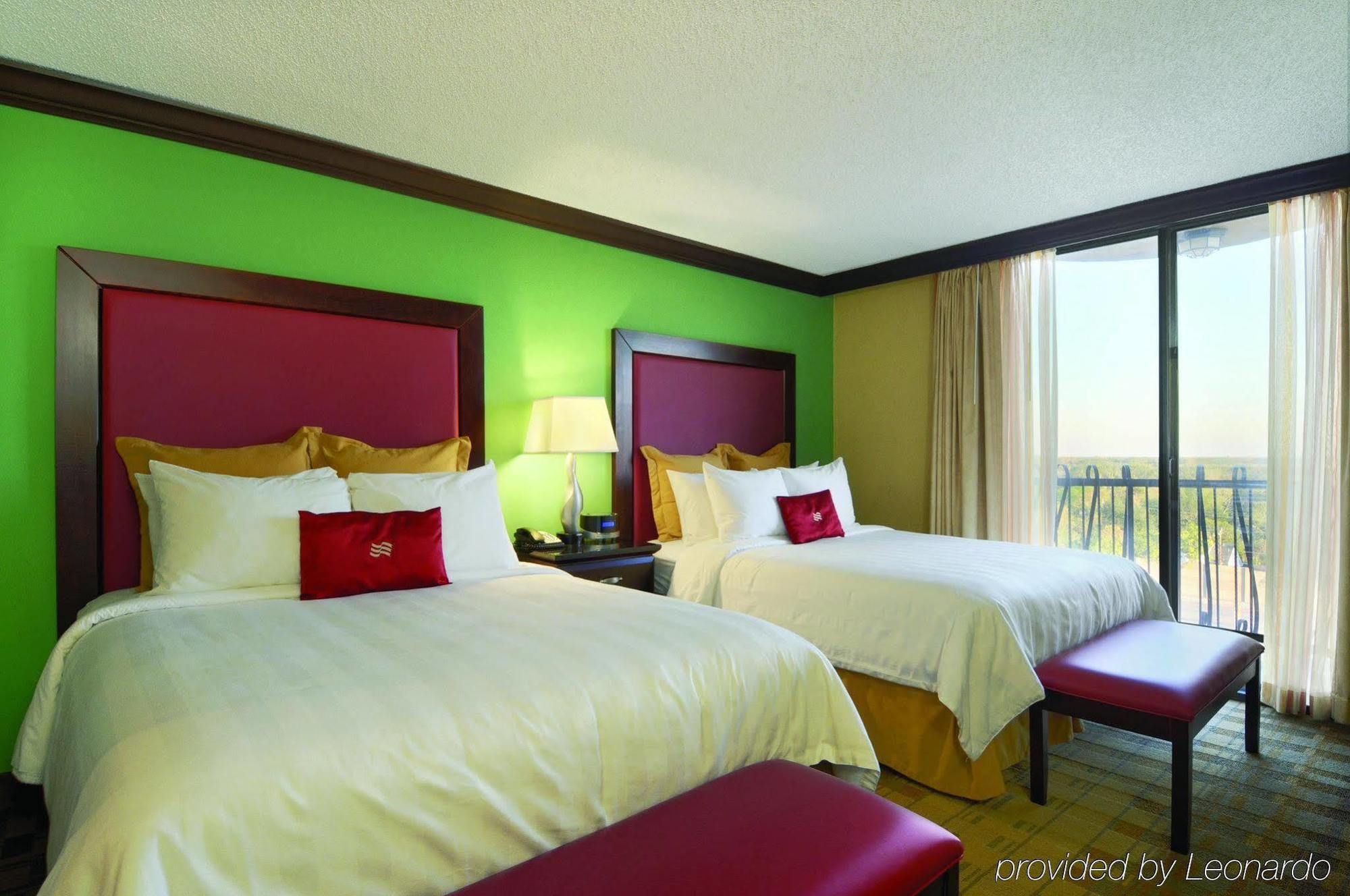 Crowne Plaza Suites Houston - Near Sugar Land Rum bild